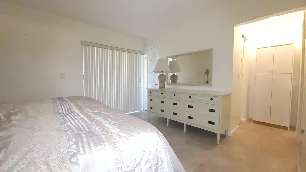 201 Coventry I West Palm Beach FL 33417