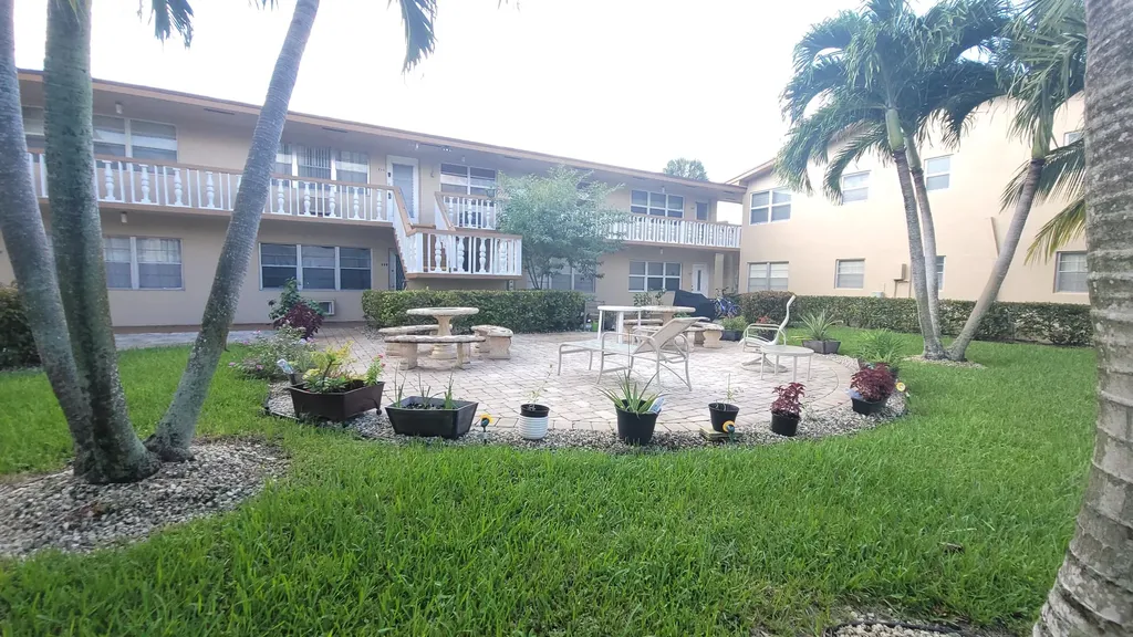 201 Coventry I West Palm Beach FL 33417