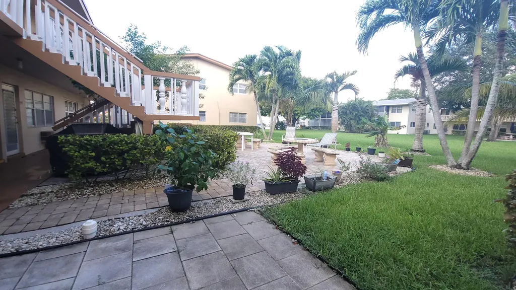 201 Coventry I West Palm Beach FL 33417