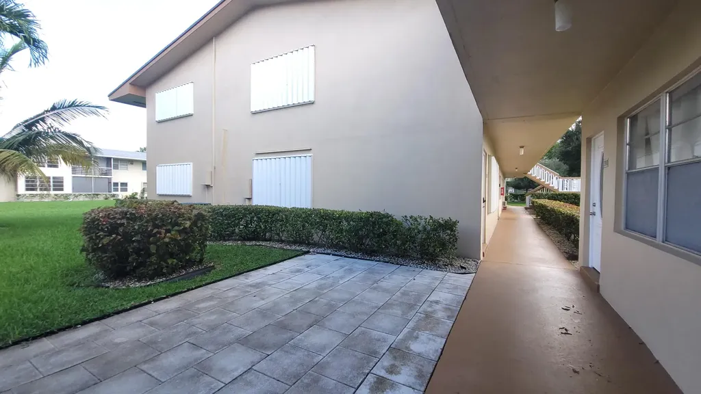 201 Coventry I West Palm Beach FL 33417