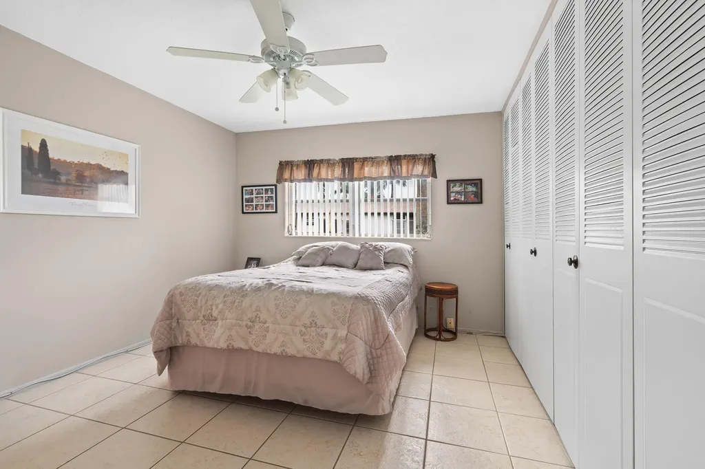2822 Crosley Drive W West Palm Beach FL 33415