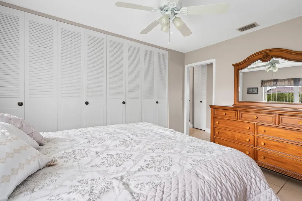 2822 Crosley Drive W West Palm Beach FL 33415