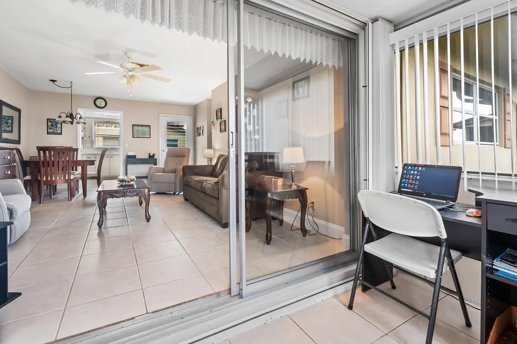 2822 Crosley Drive W West Palm Beach FL 33415