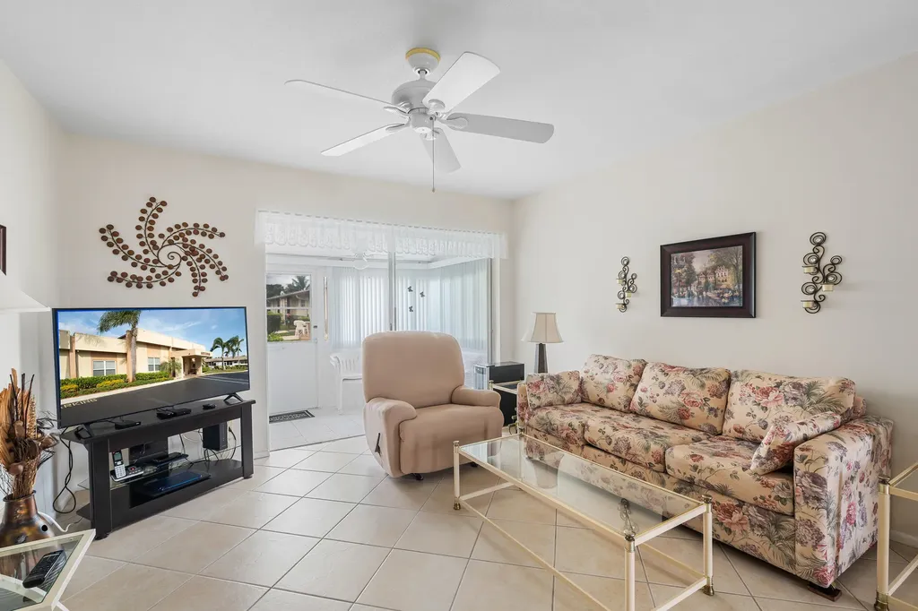 2832 W Crosley Drive West Palm Beach FL 33415