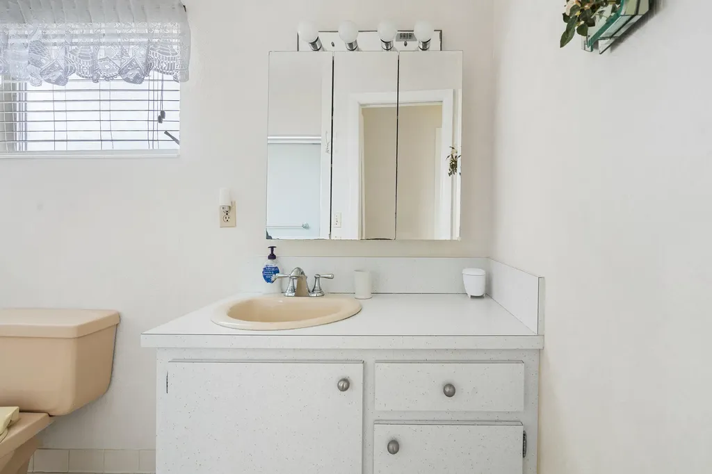 2832 W Crosley Drive West Palm Beach FL 33415