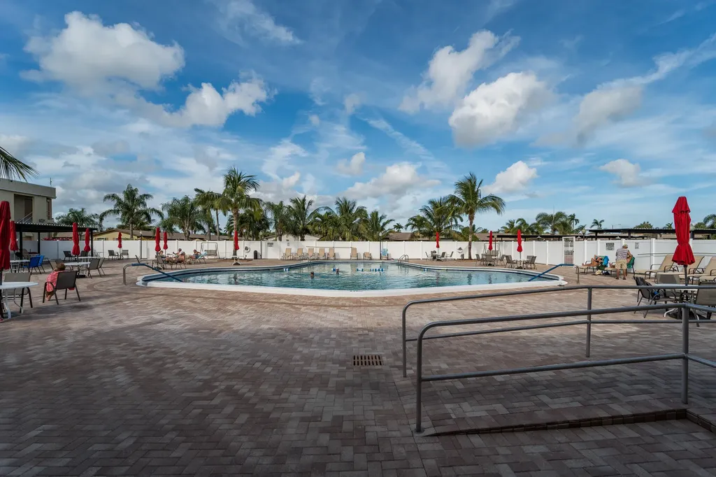 2832 W Crosley Drive West Palm Beach FL 33415