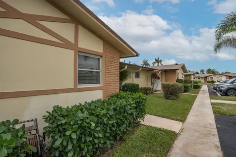 2832 W Crosley Drive West Palm Beach FL 33415