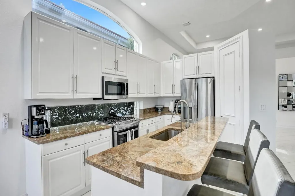 251 Isle Way Palm Beach Gardens FL 33418
