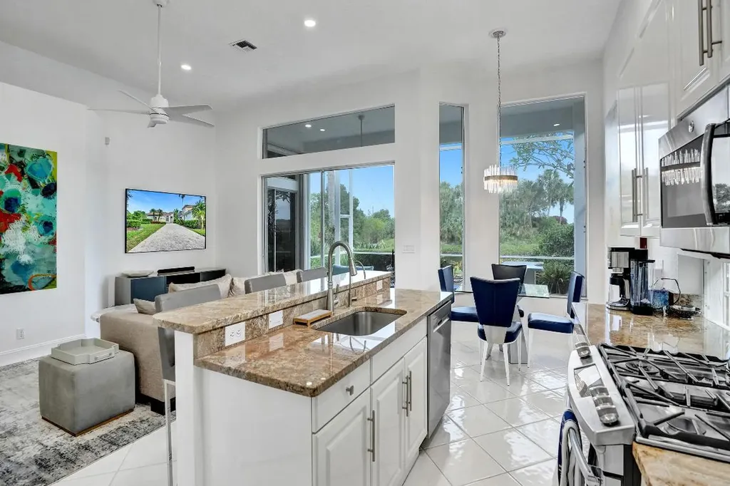 251 Isle Way Palm Beach Gardens FL 33418