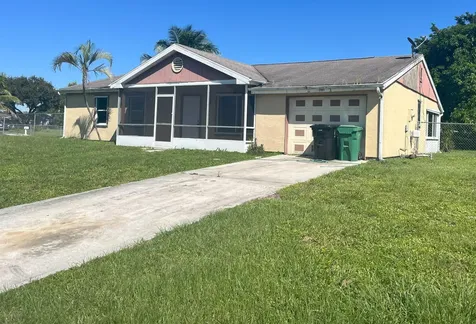 2901 SW Birtle Court Port St Lucie FL 34953
