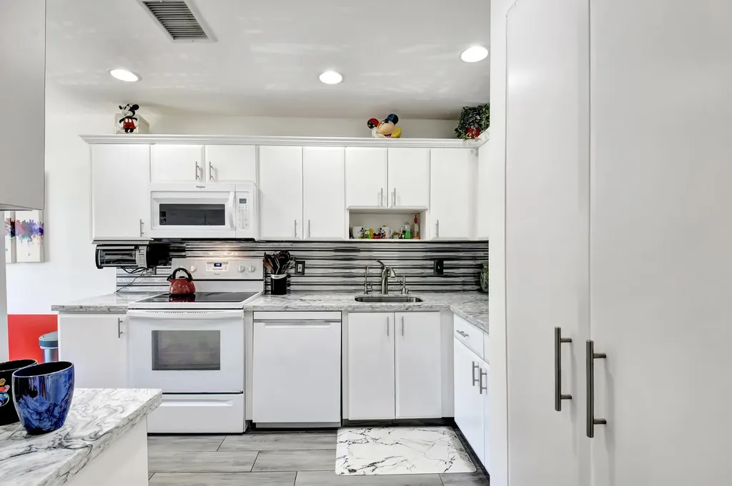 15 Stratford Drive Boynton Beach FL 33436