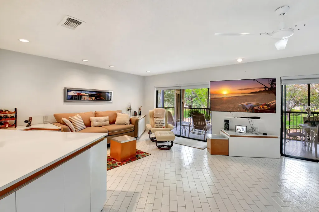 15 Stratford Drive Boynton Beach FL 33436