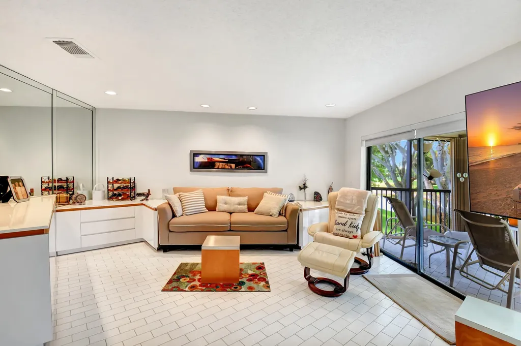 15 Stratford Drive Boynton Beach FL 33436