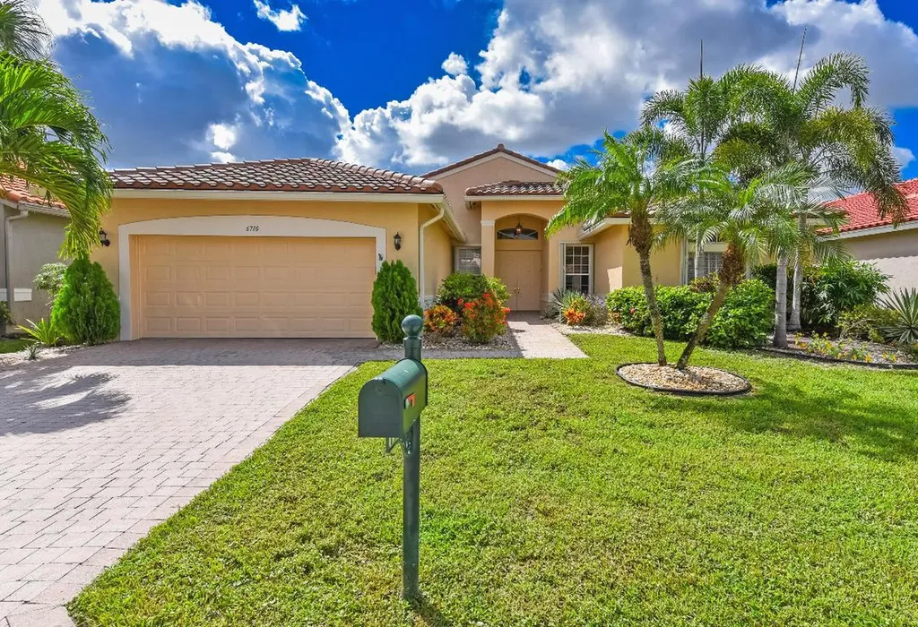 6710 Garde Road Boynton Beach FL 33472