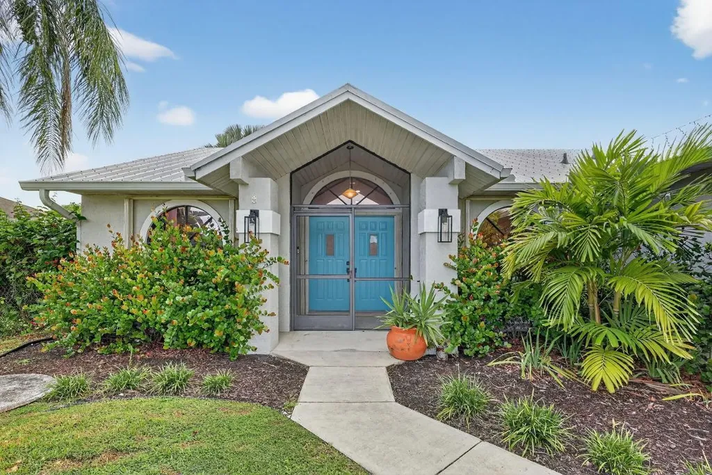 2479 SE Whitehorse Street Port St Lucie FL 34984