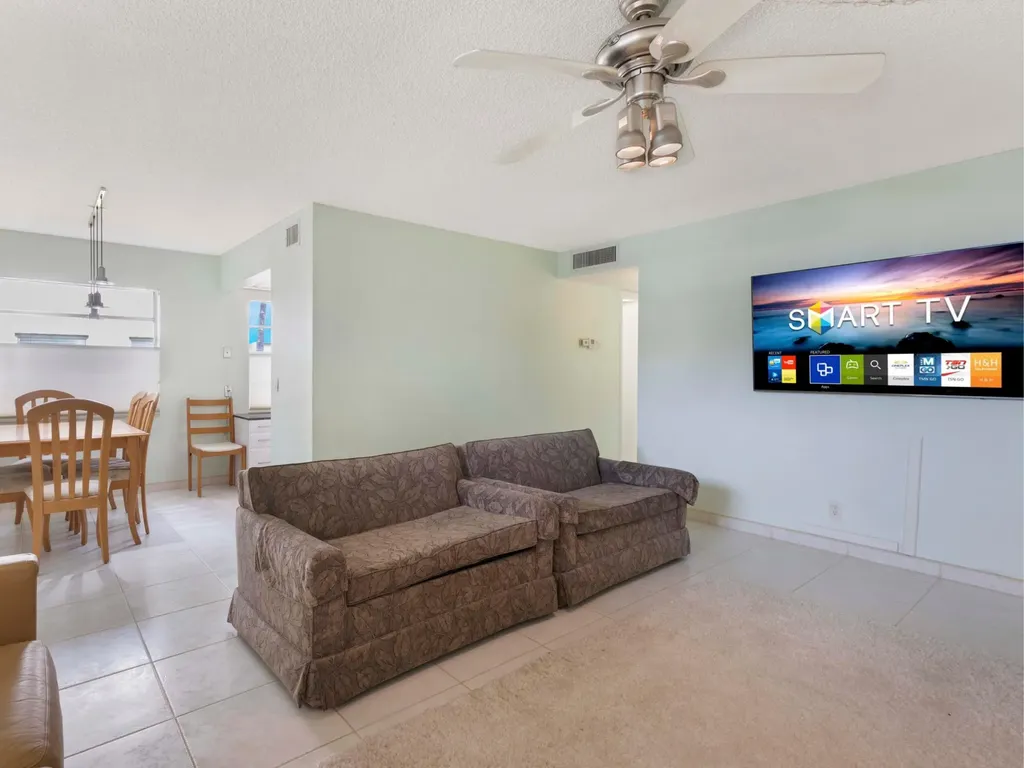 405 Burgundy I Delray Beach FL 33484