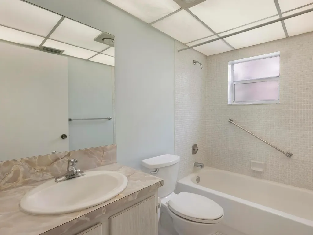 405 Burgundy I Delray Beach FL 33484