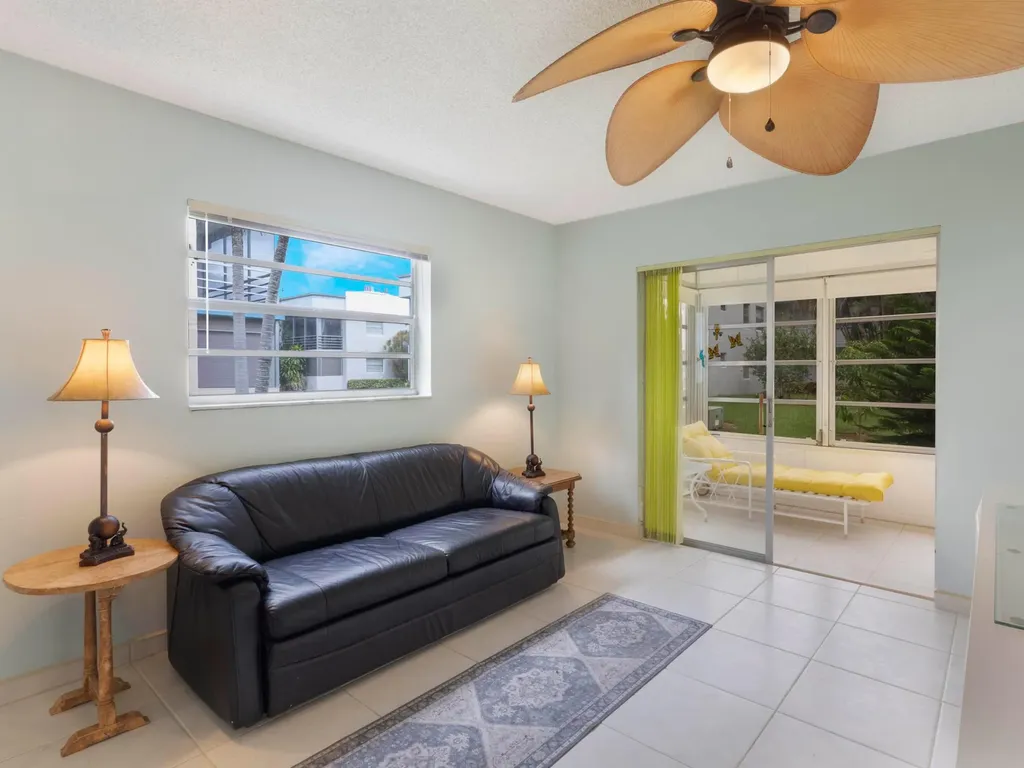 405 Burgundy I Delray Beach FL 33484