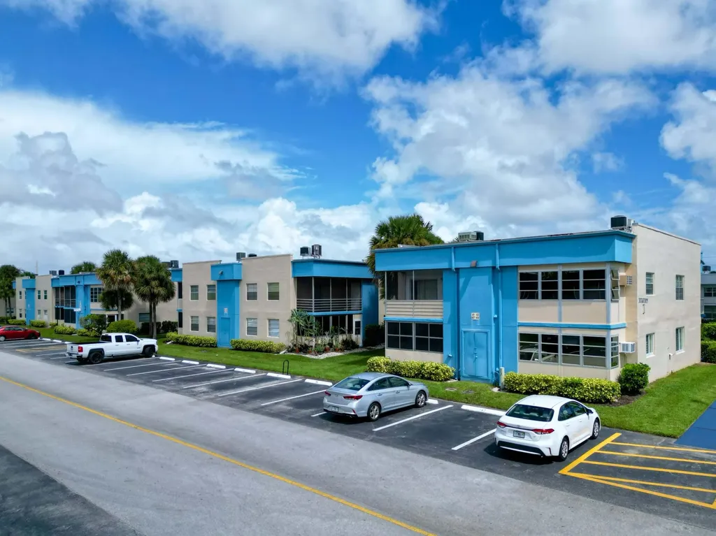 405 Burgundy I Delray Beach FL 33484