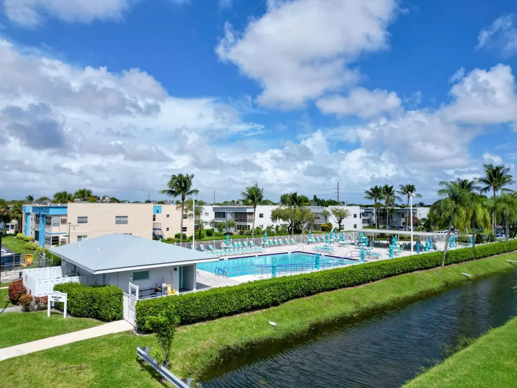 405 Burgundy I Delray Beach FL 33484
