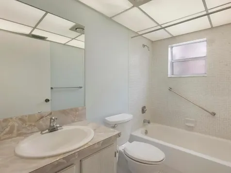 405 Burgundy I Delray Beach FL 33484
