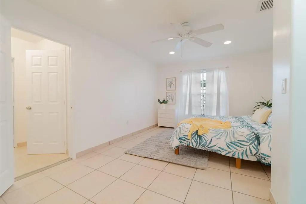 951 Green Street West Palm Beach FL 33405