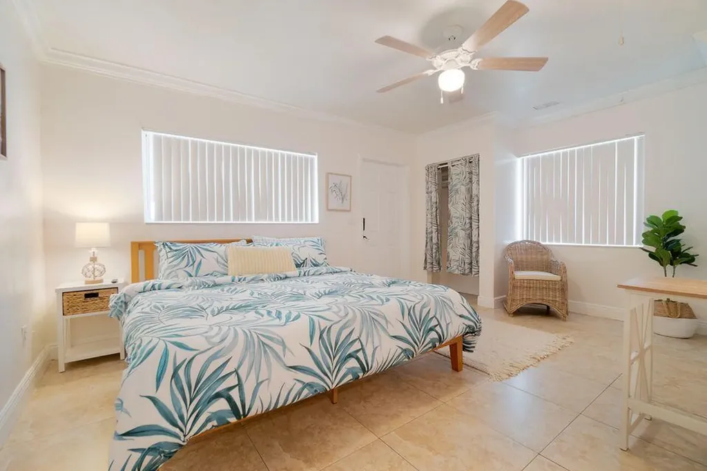 951 Green Street West Palm Beach FL 33405