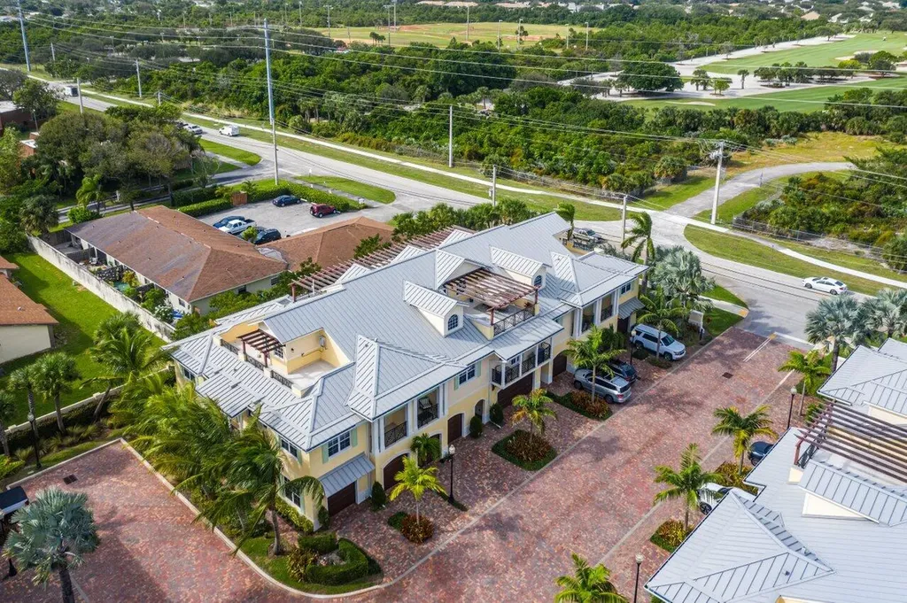 3770 County Line Road Tequesta FL 33469