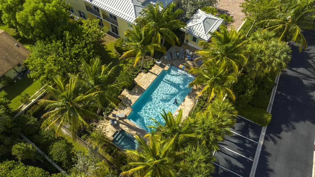 3770 County Line Road Tequesta FL 33469