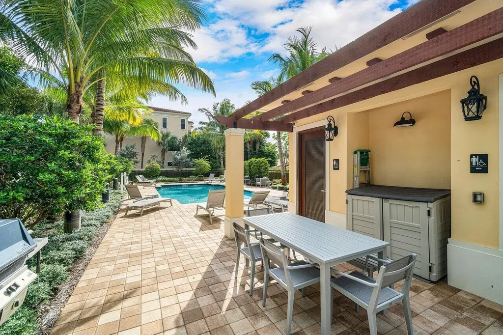3770 County Line Road Tequesta FL 33469