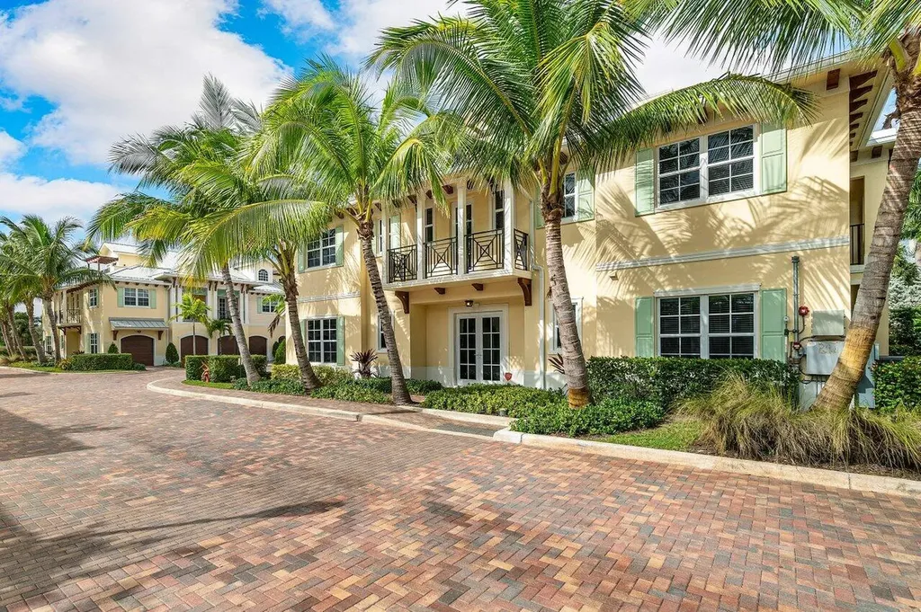 3770 County Line Road Tequesta FL 33469