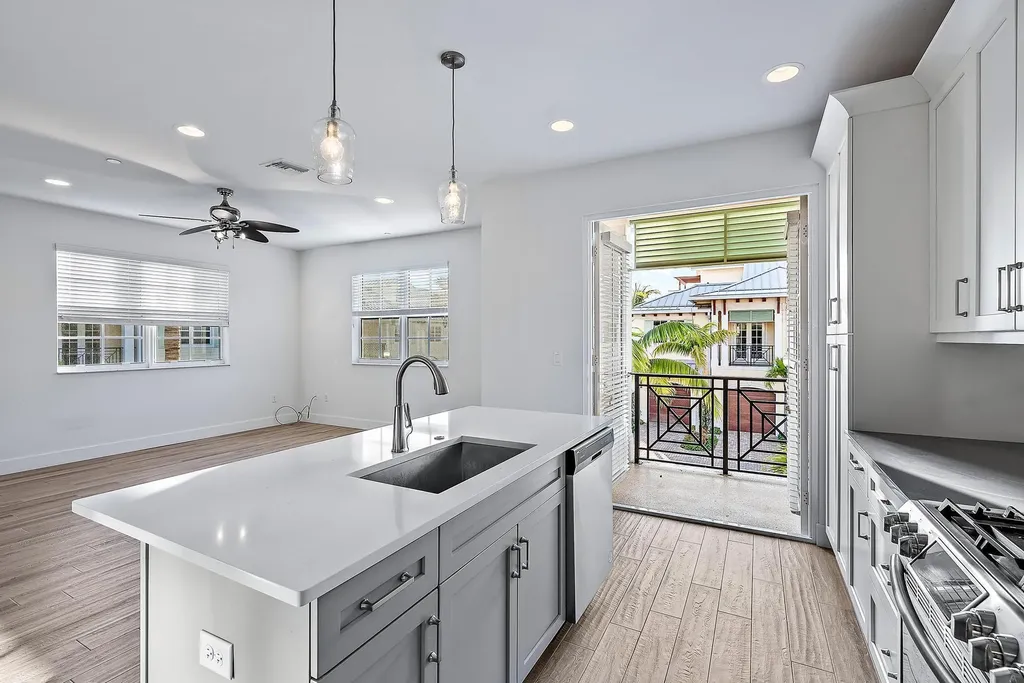 3770 County Line Road Tequesta FL 33469