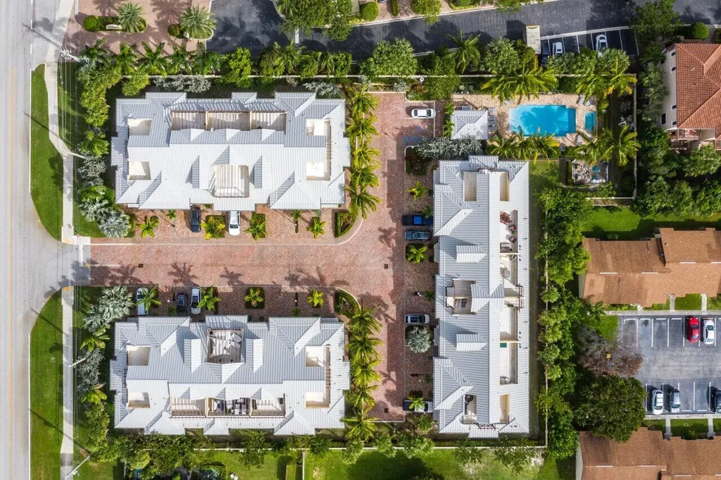 3770 County Line Road Tequesta FL 33469