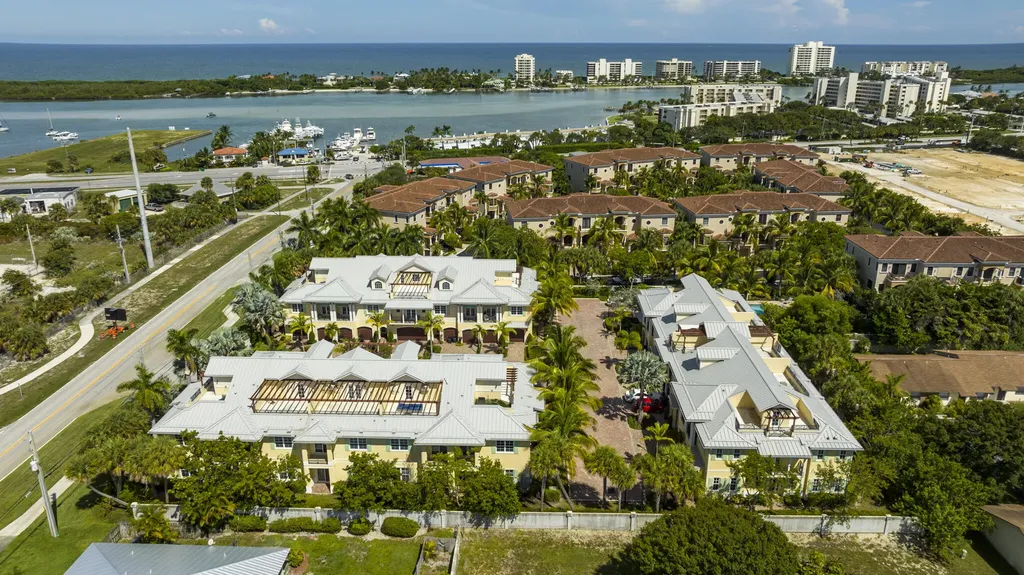 3770 County Line Road Tequesta FL 33469