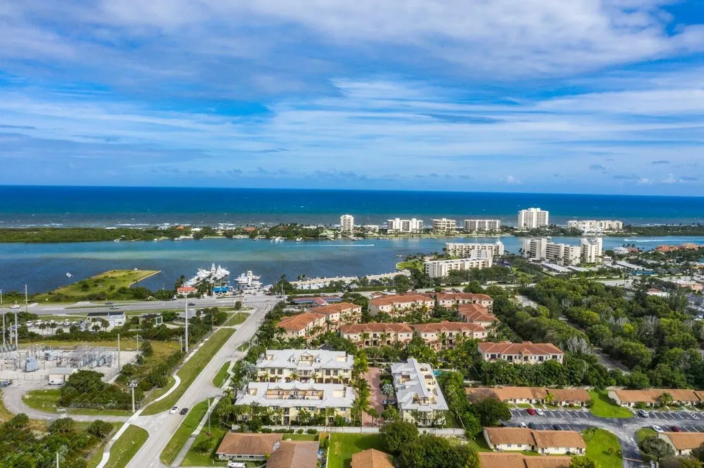 3770 County Line Road Tequesta FL 33469