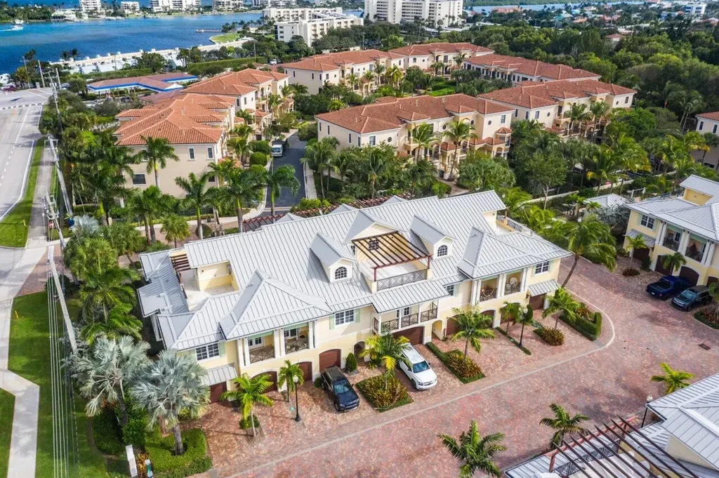 3770 County Line Road Tequesta FL 33469