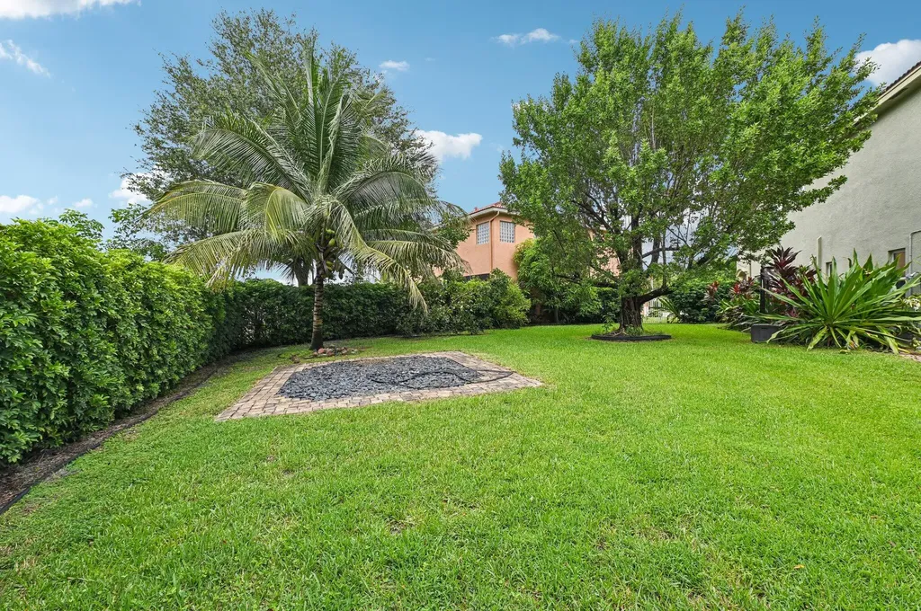 553 Gazetta Way West Palm Beach FL 33413