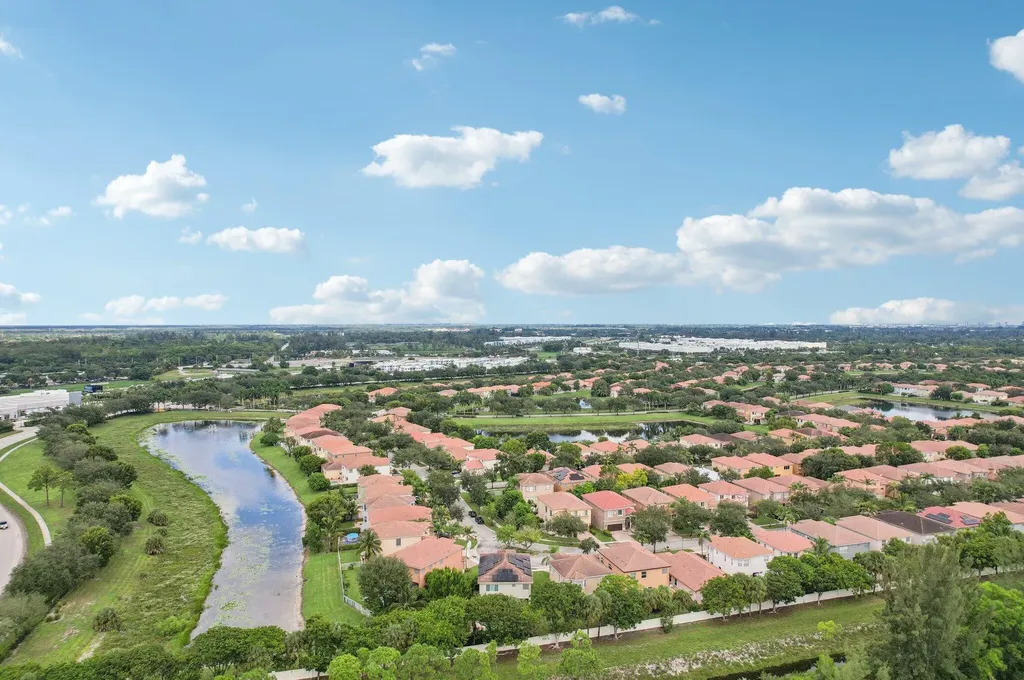 553 Gazetta Way West Palm Beach FL 33413