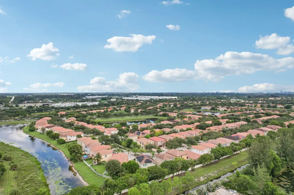 553 Gazetta Way West Palm Beach FL 33413