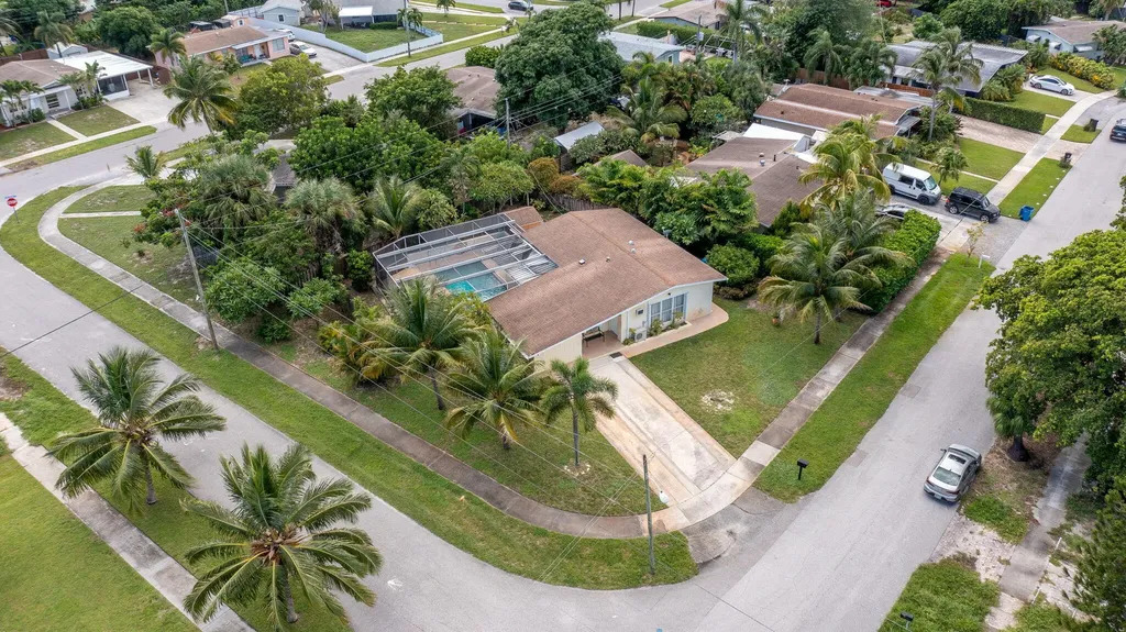 1002 W Broome Street Lantana FL 33462