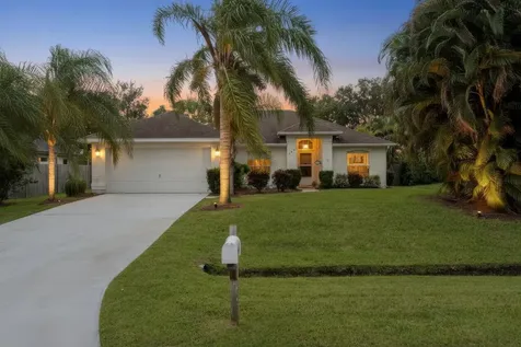343 SW South Quick Circle Port St Lucie FL 34953