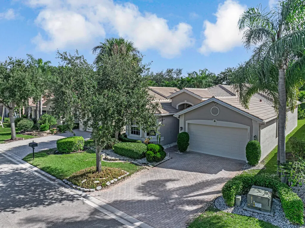 7932 Seagrape Shores Drive Lake Worth FL 33467