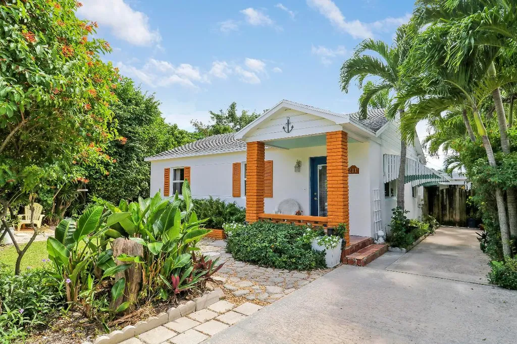 211 Columbia Drive Lake Worth Beach FL 33460