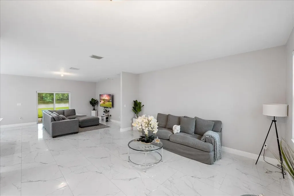 448 SW Vista Lake Drive Port St Lucie FL 34953