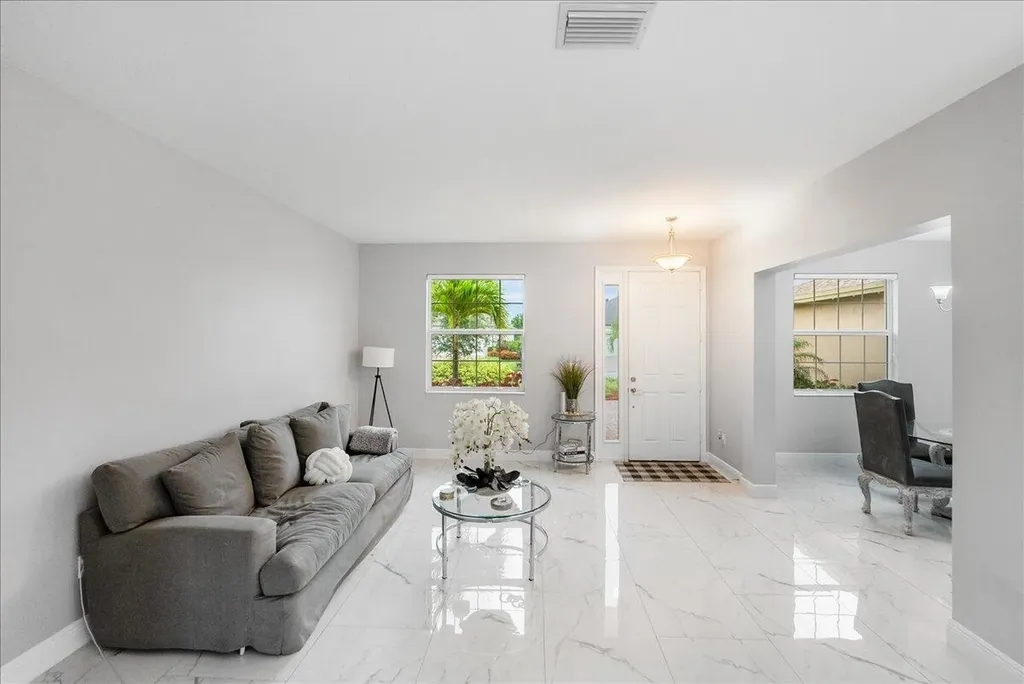 448 SW Vista Lake Drive Port St Lucie FL 34953