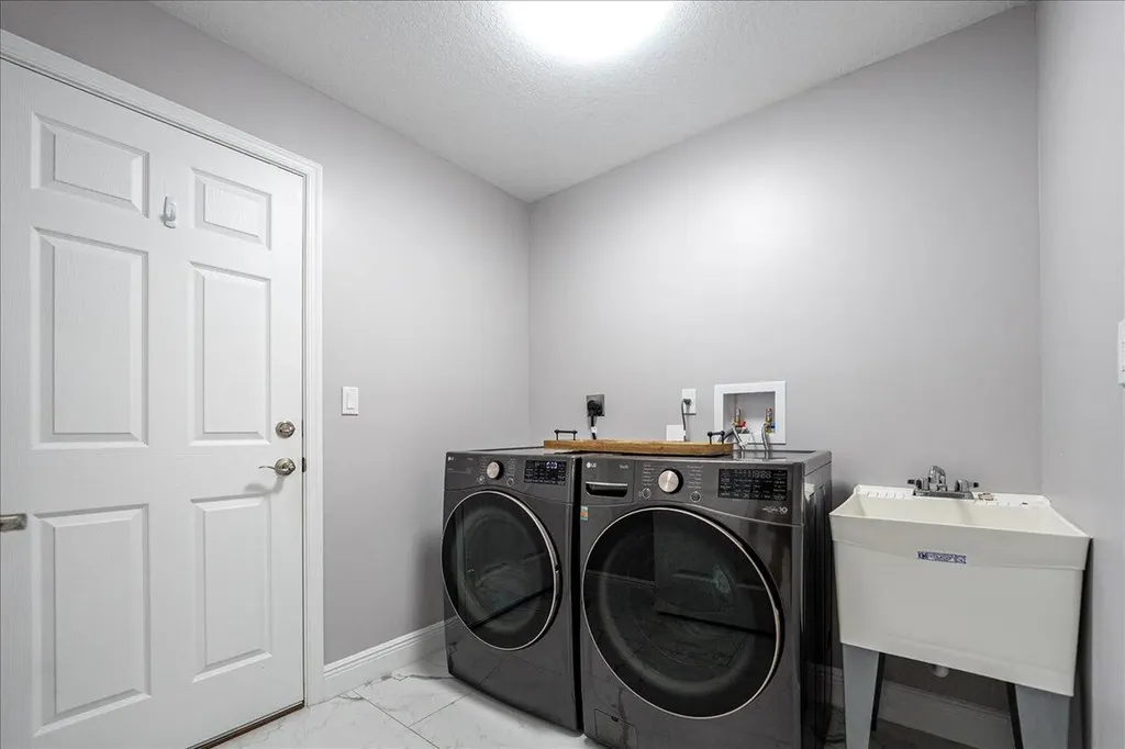 448 SW Vista Lake Drive Port St Lucie FL 34953