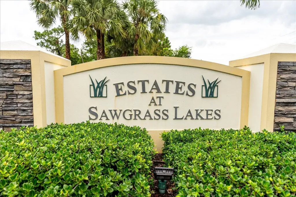 448 SW Vista Lake Drive Port St Lucie FL 34953