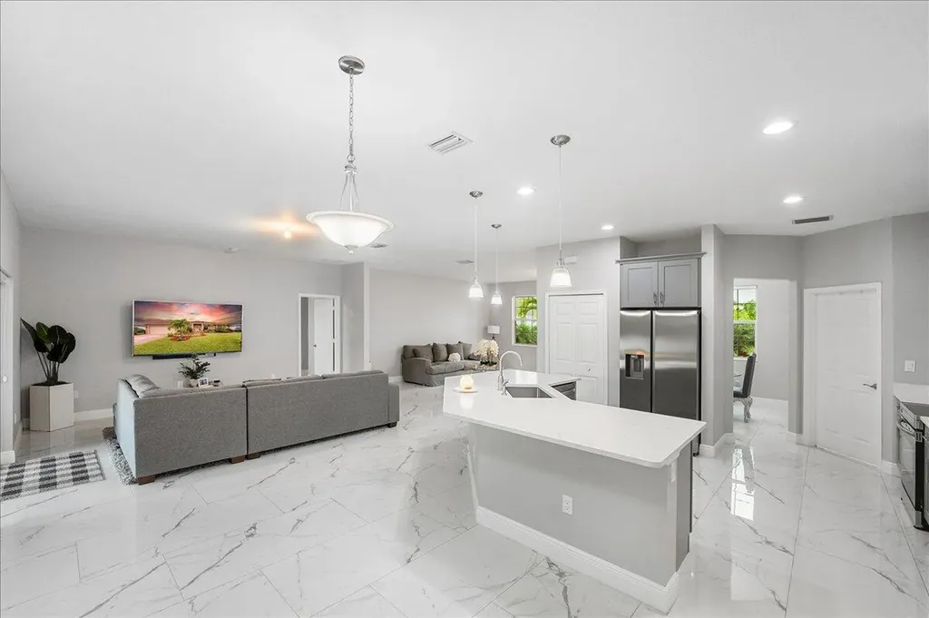 448 SW Vista Lake Drive Port St Lucie FL 34953