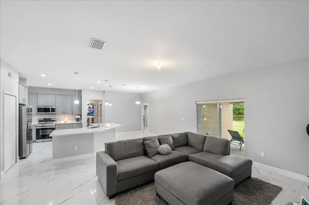448 SW Vista Lake Drive Port St Lucie FL 34953