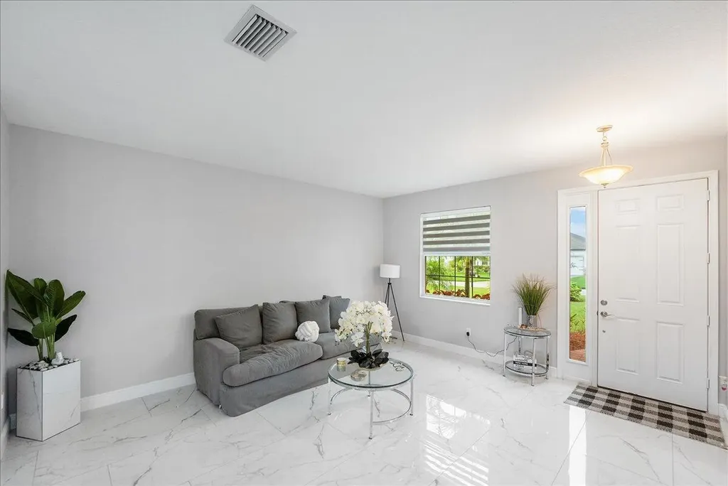 448 SW Vista Lake Drive Port St Lucie FL 34953